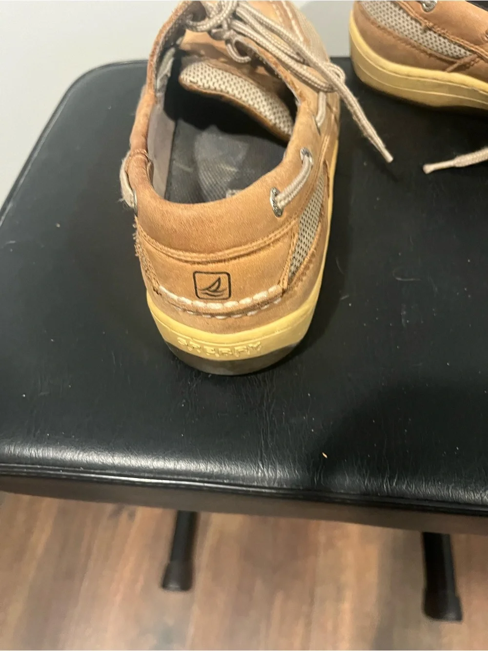 Sperry Cognac Leather Boat Shoes with Beige Laces